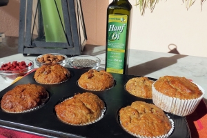 Vegane Mandelmuffins mit Chiasamen und Gojibeeren