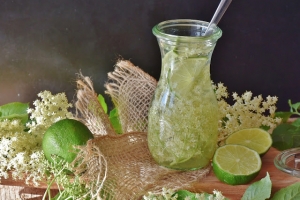 Holunderblütensirup