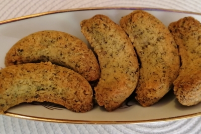 Vanillekipferl mit Cistustee